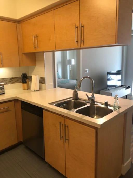 Apartamento The Palomino - Modern, Stylish, Secure Entry, Spacious With 2 Master Bedrooms, Wlk To Pier *