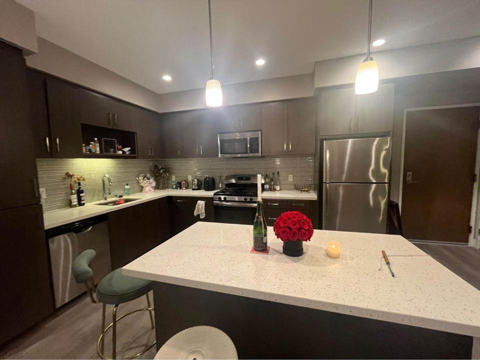 Apartment Luxury West Hollywood Gem With Pool & Hot Tub + Gym *