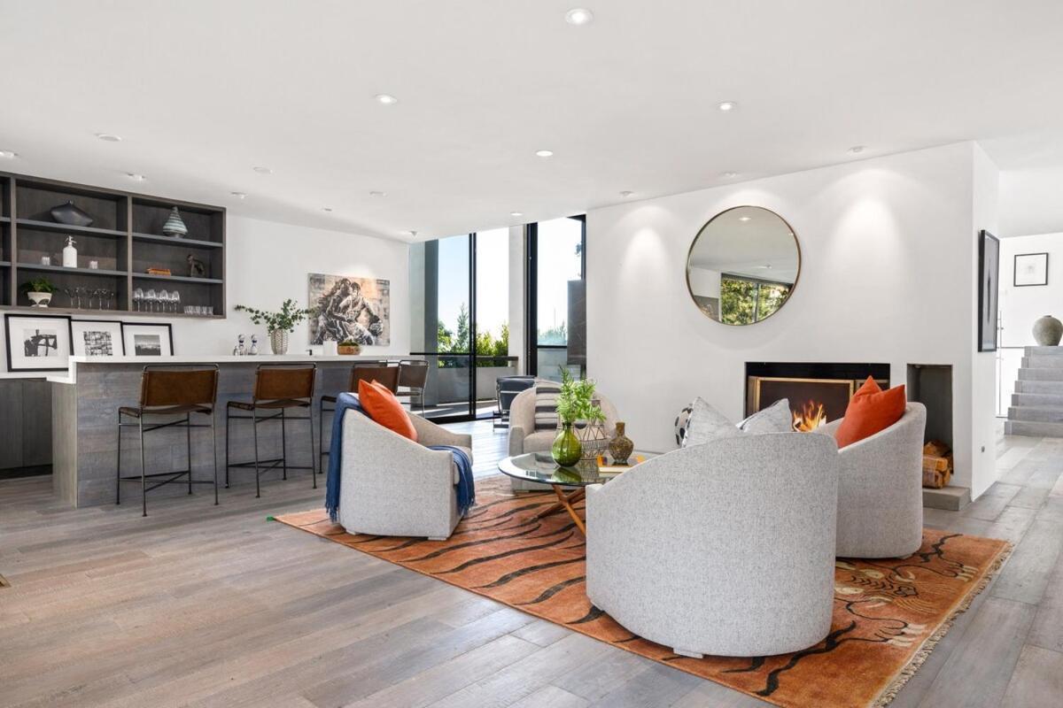 Mid Century Modern In Trousdale With Tennis
