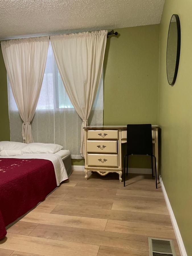 Private In Angeles With Wifi And Ac And Private Fridge!!! Homestay Los Angeles