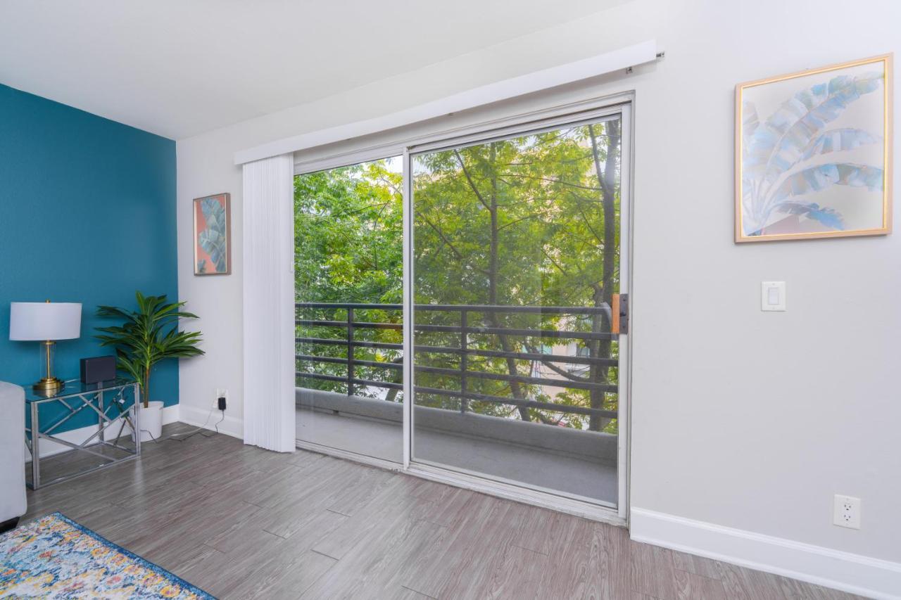 La Cozy 1 Bedroom Free Parking