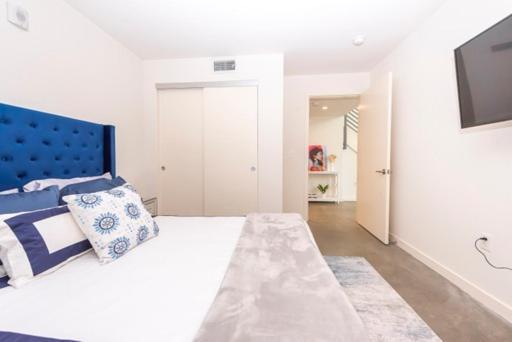1500 Sq Foot, 3 Bed Loft In Dtla Apartment