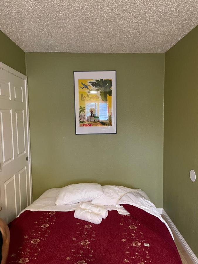 Private In Angeles With Ac, Wifi, Smart Tv, Work Desk Near Sofi Stadium