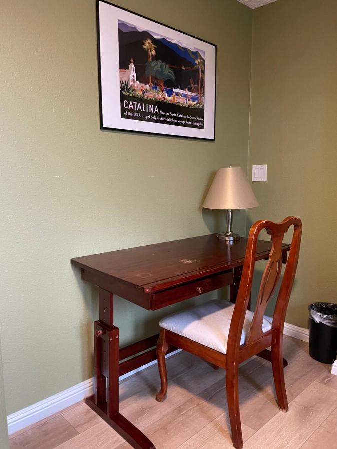 Hospedagem domiciliar Private In Angeles With Ac, Wifi, Smart Tv, Work Desk Near Sofi Stadium