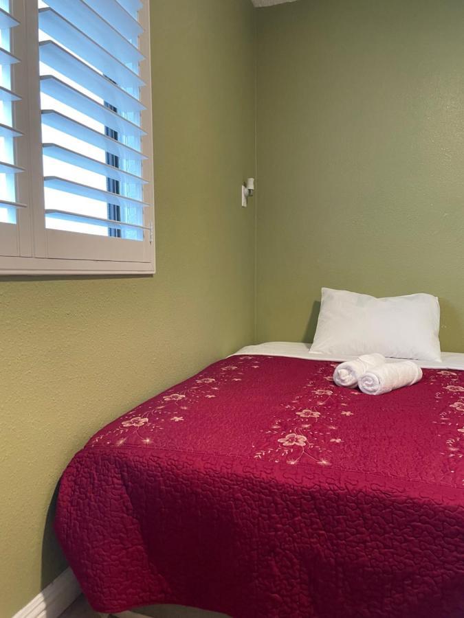 Private In Angeles With Ac, Wifi, Smart Tv, Work Desk Near Sofi Stadium Los Angeles