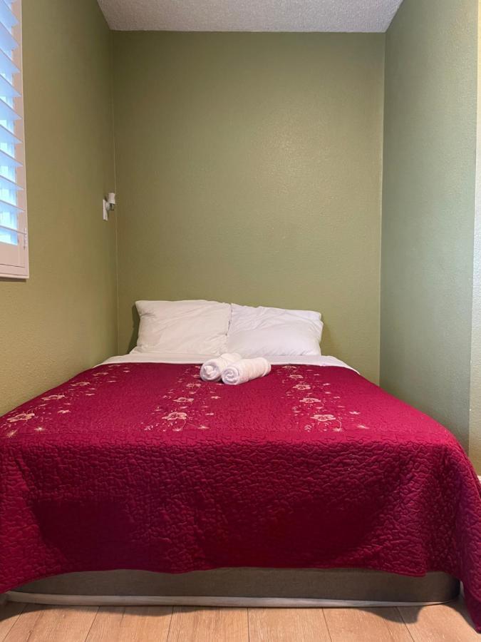 Hospedagem domiciliar Private In Angeles With Ac, Wifi, Smart Tv, Work Desk Near Sofi Stadium Los Angeles