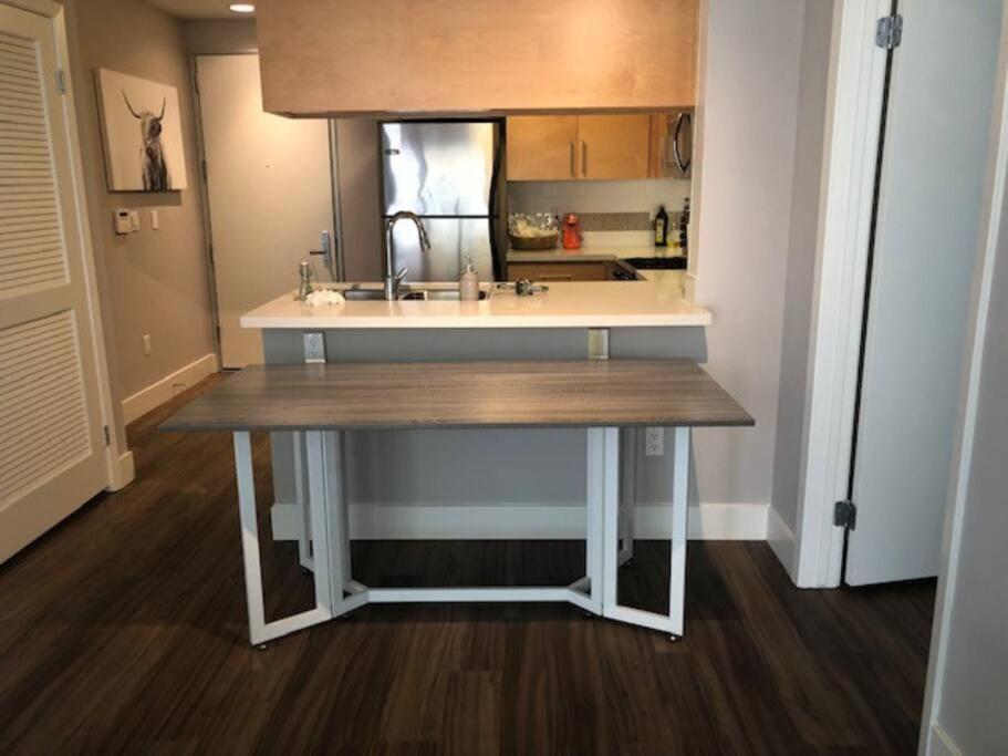 The Palomino - Modern, Stylish, Secure Entry, Spacious With 2 Master Bedrooms, Wlk To Pier * Los Angeles