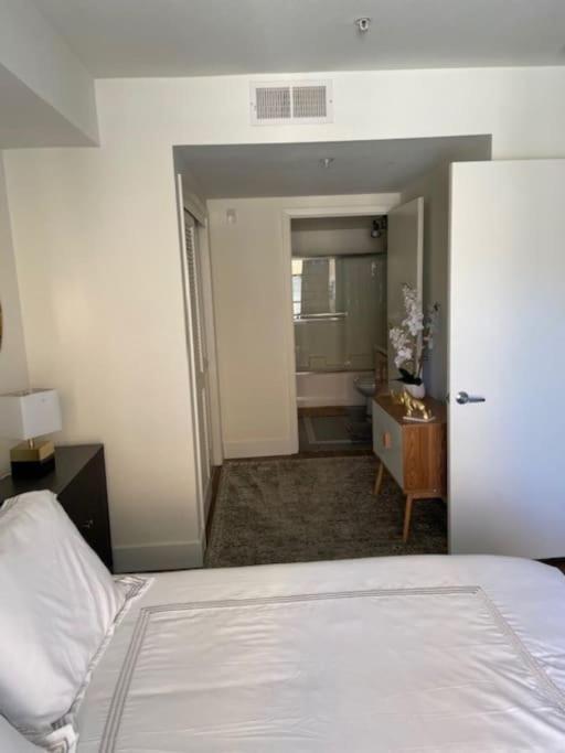The Palomino - Modern, Stylish, Secure Entry, Spacious With 2 Master Bedrooms, Wlk To Pier *