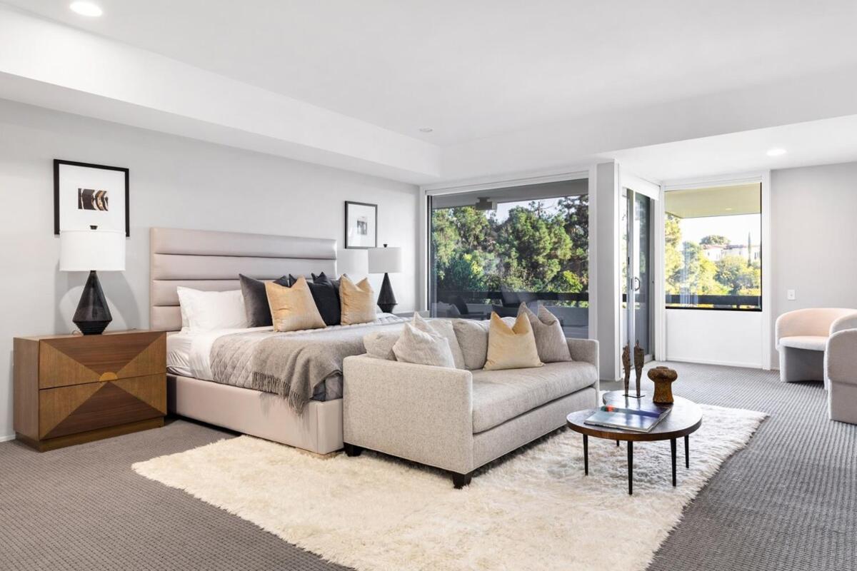 Mid Century Modern In Trousdale With Tennis Los Angeles
