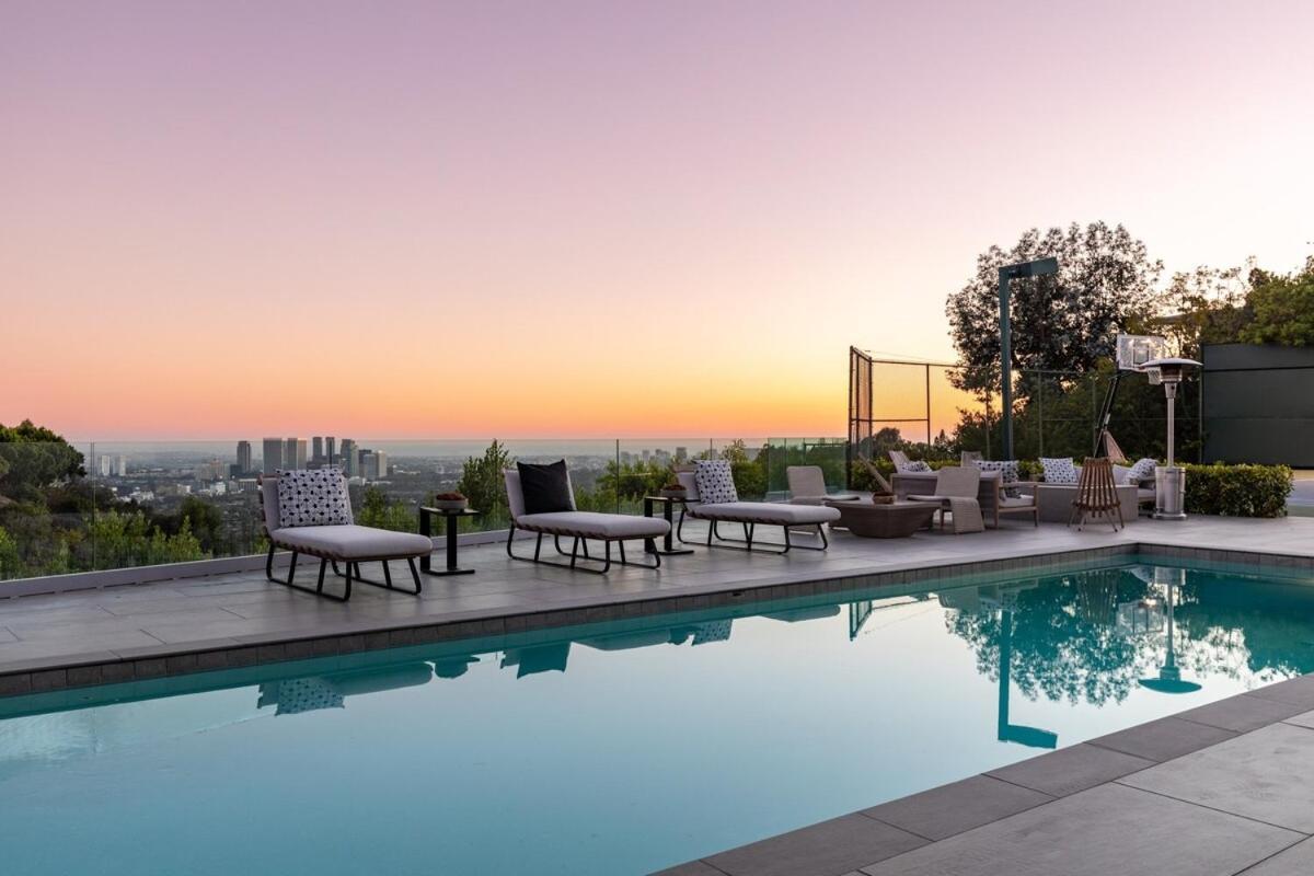 Mid Century Modern In Trousdale With Tennis * Los Angeles