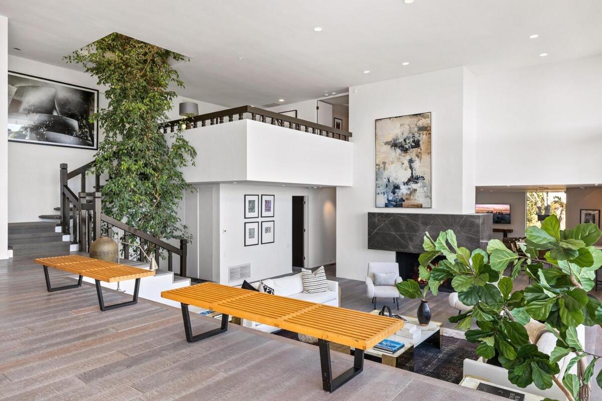 Mid Century Modern In Trousdale With Tennis