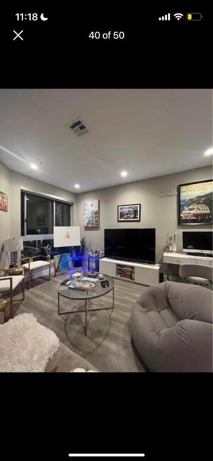 Luxury West Hollywood Gem With Pool & Hot Tub + Gym Apartment Los Angeles