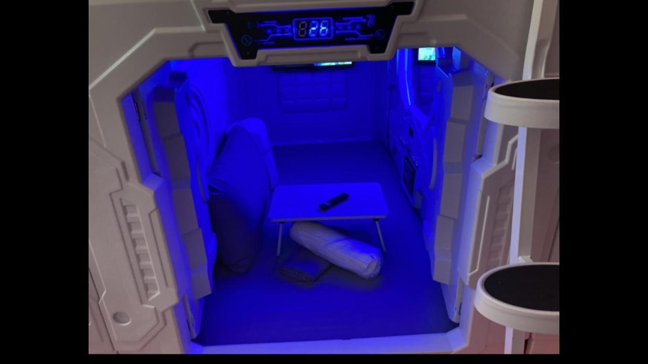 Capsule hotel La Podlife *