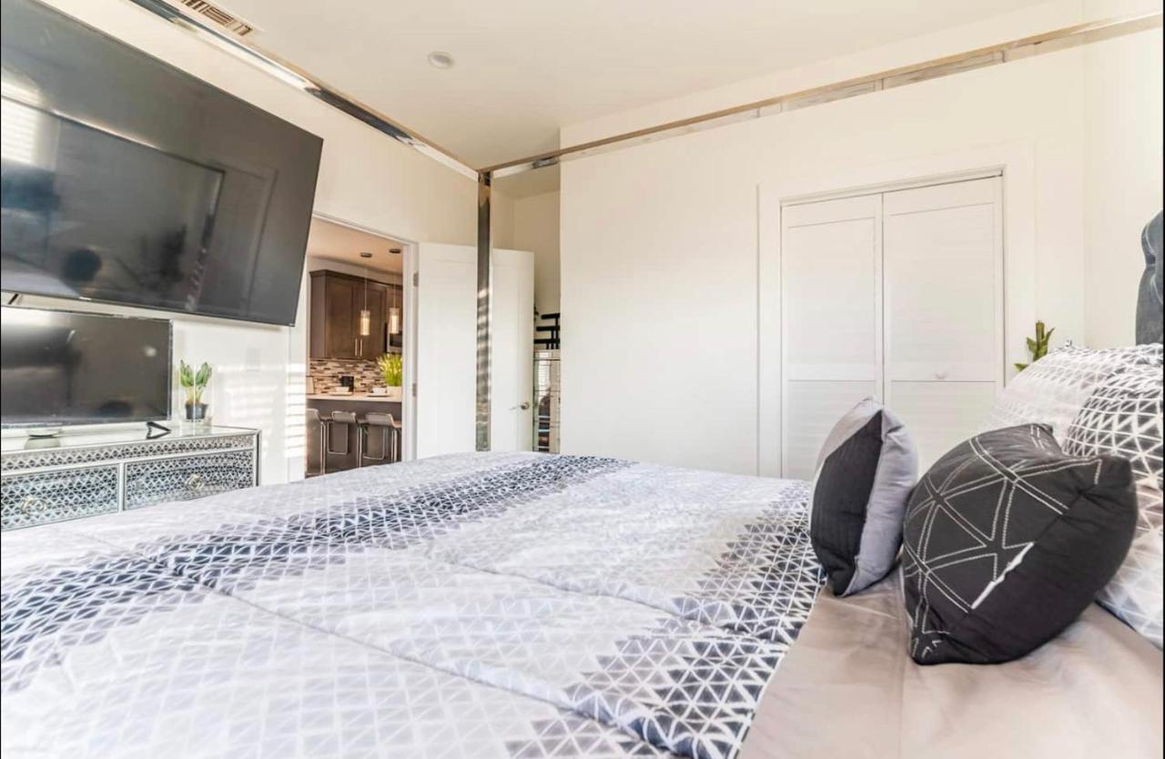 Gorgeous Dtla W/ View + Hot Tub! Holiday home