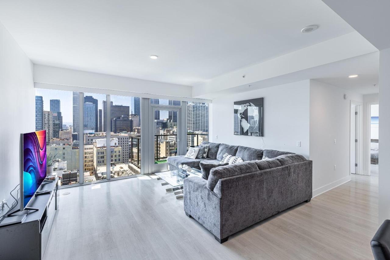 Apartment Top Floor 3 Bed 3 Bath Penthouse Living In Luxury