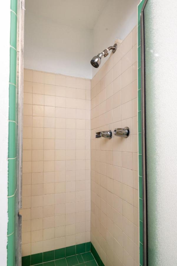 Apartrment In Mint Condition W Bbq Patio Apartment Los Angeles