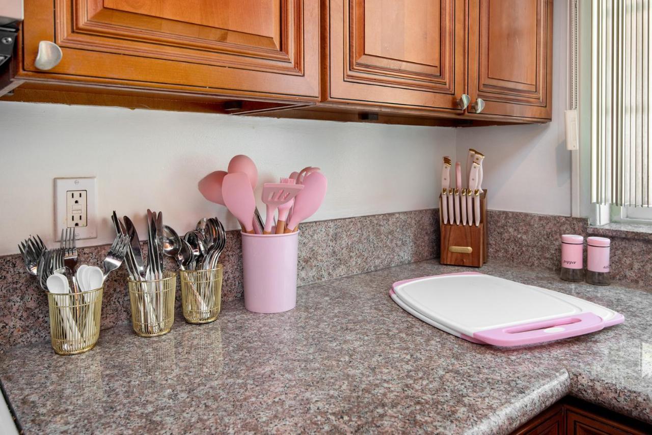 Elegance And Comfort In Prime La Location Apartment