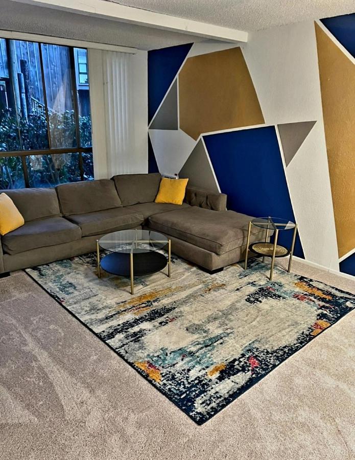 Beauty In Marina Del Rey Apartment
