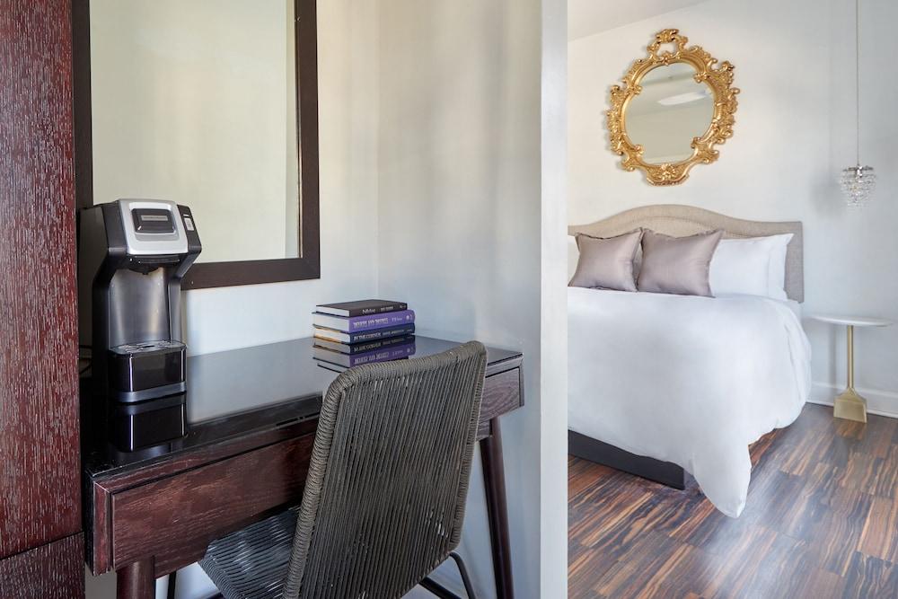 The Crescent Hotel Beverly Hills, Sonder