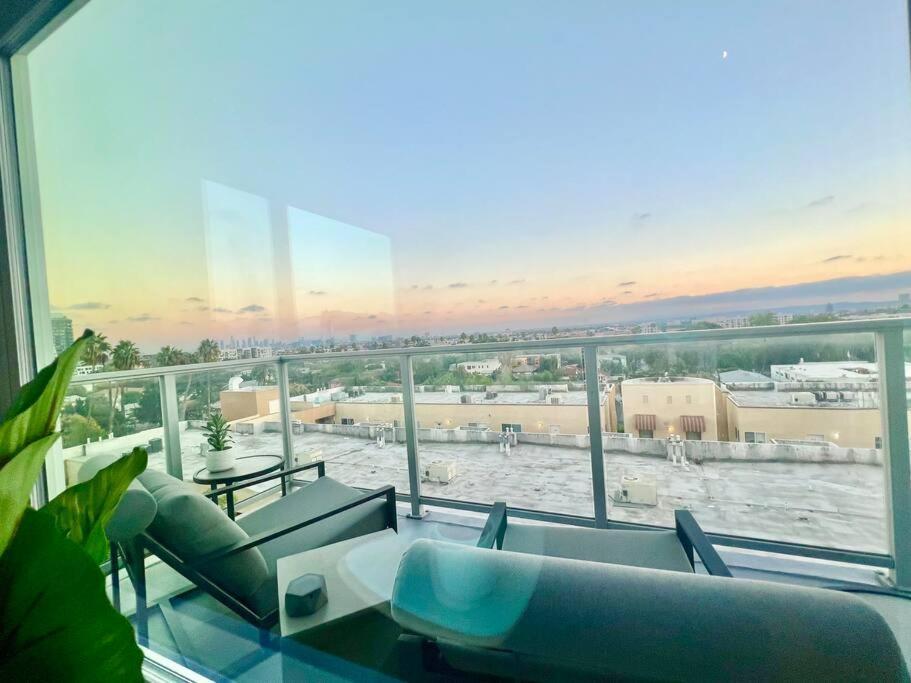 Luxe Corner Penthouse 1br On Sunset * Los Angeles