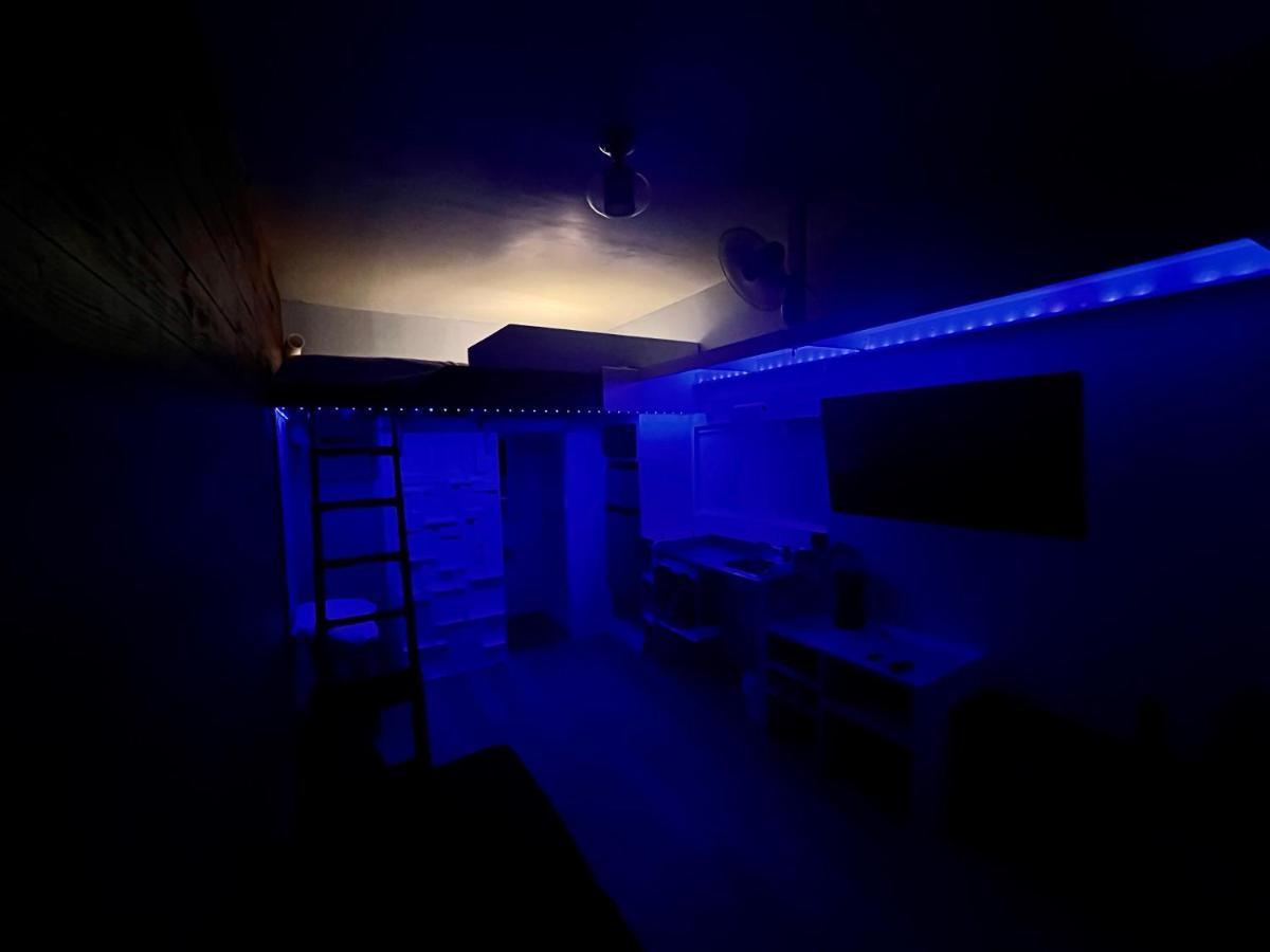 200 Direct Access * Los Angeles