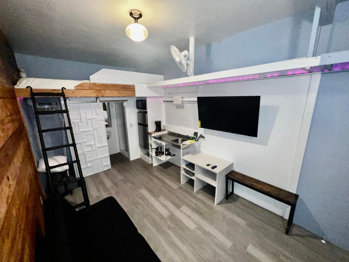 200 Direct Access Los Angeles