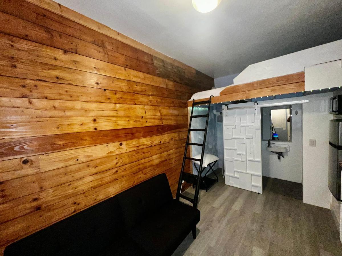 200 Direct Access Los Angeles