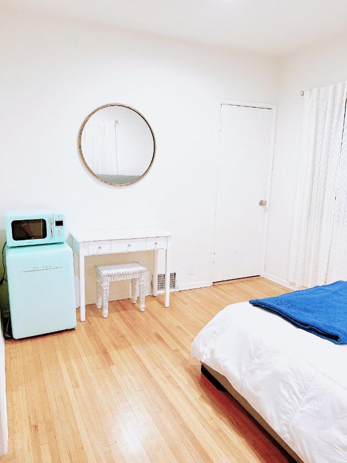 Hospedagem domiciliar Private With En-suite Bathroom And Private Entrance In A House