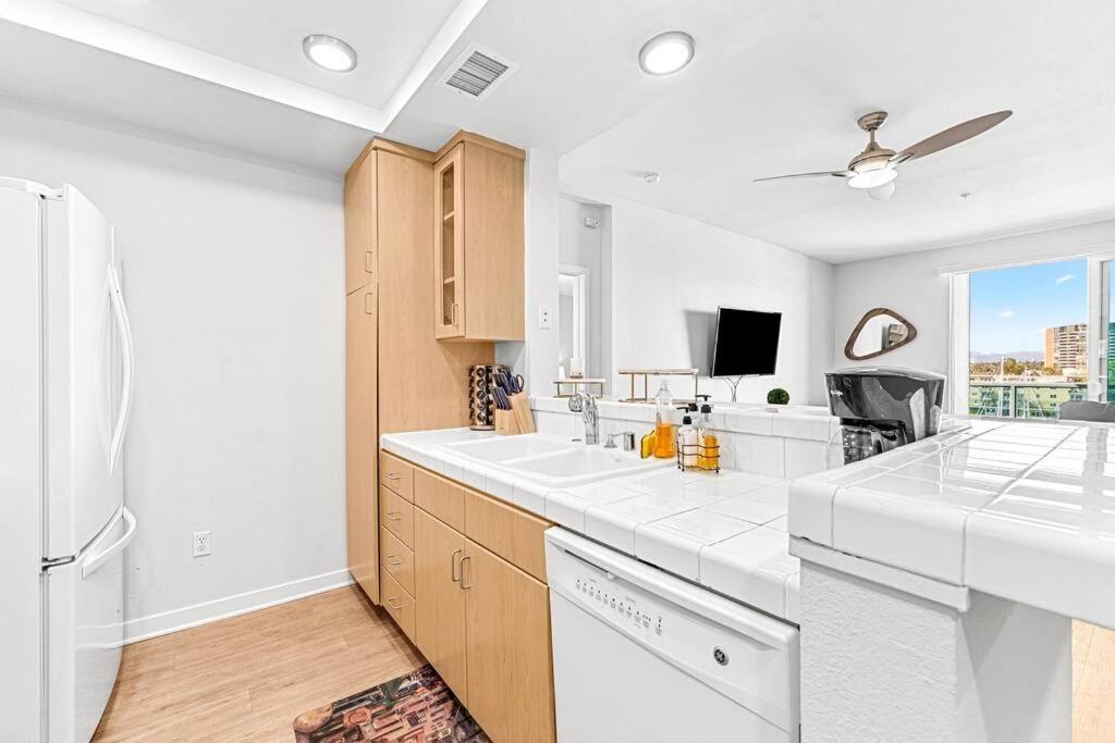 Emerald Gem 2bedroom 2bath With Full Marina View Los Angeles