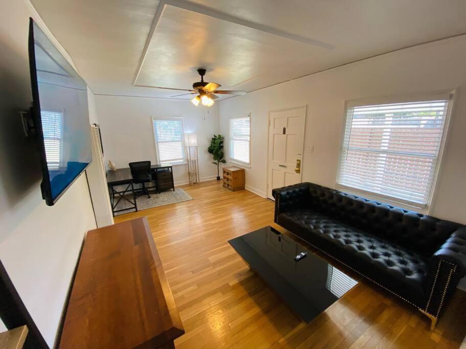 Chalet Cozy 1,400sq Ft 2br+2ba Weho Gated
