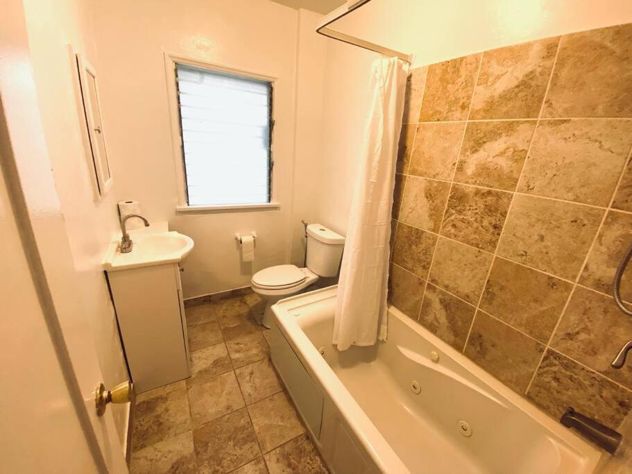 Chalet Cozy 1,400sq Ft 2br+2ba Weho Gated Los Angeles
