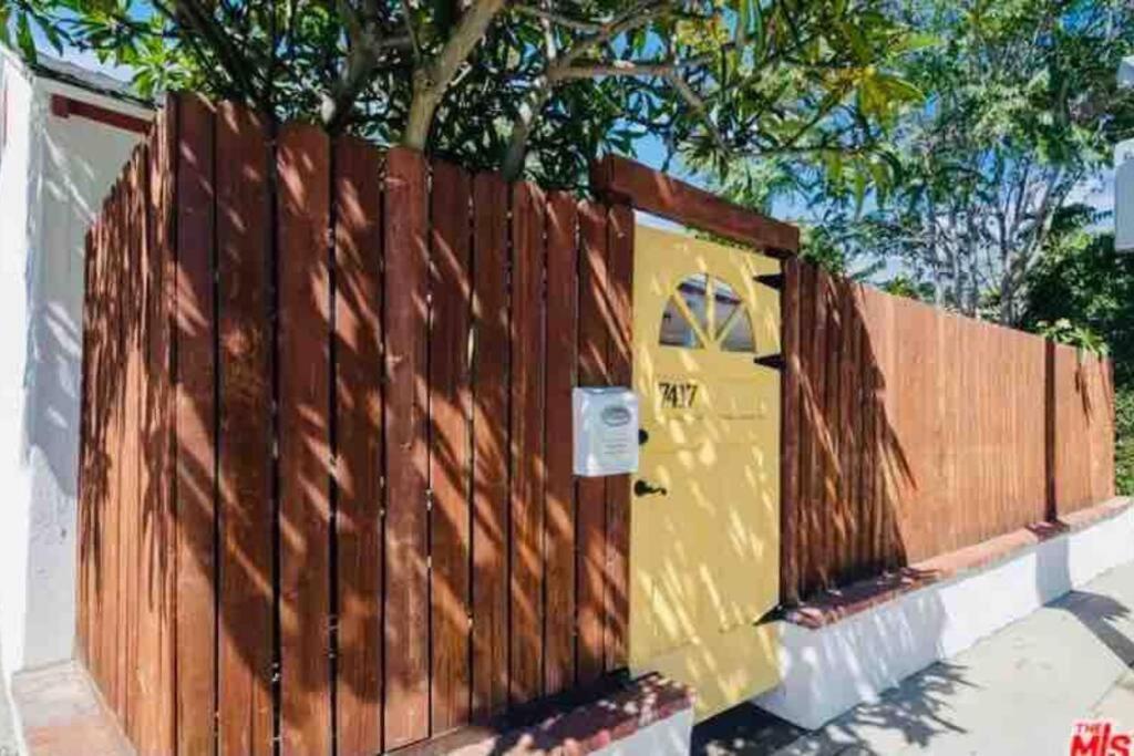 Chalet Cozy 1,400sq Ft 2br+2ba Weho Gated