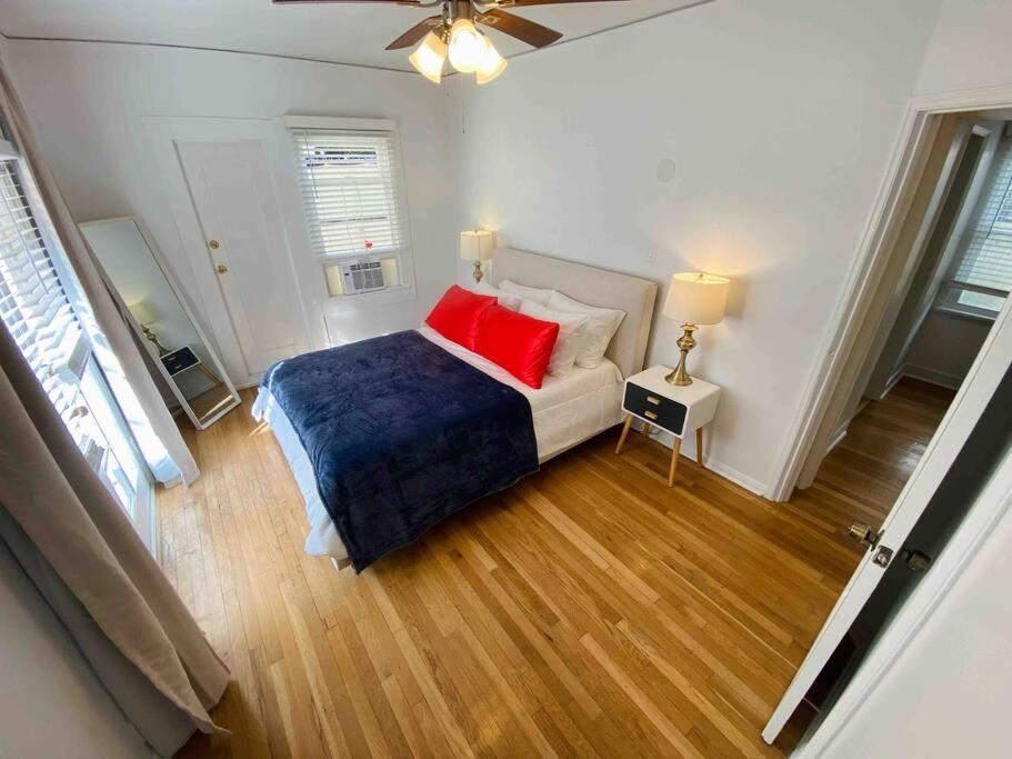 Cozy 1,400sq Ft 2br+2ba Weho Gated * Los Angeles