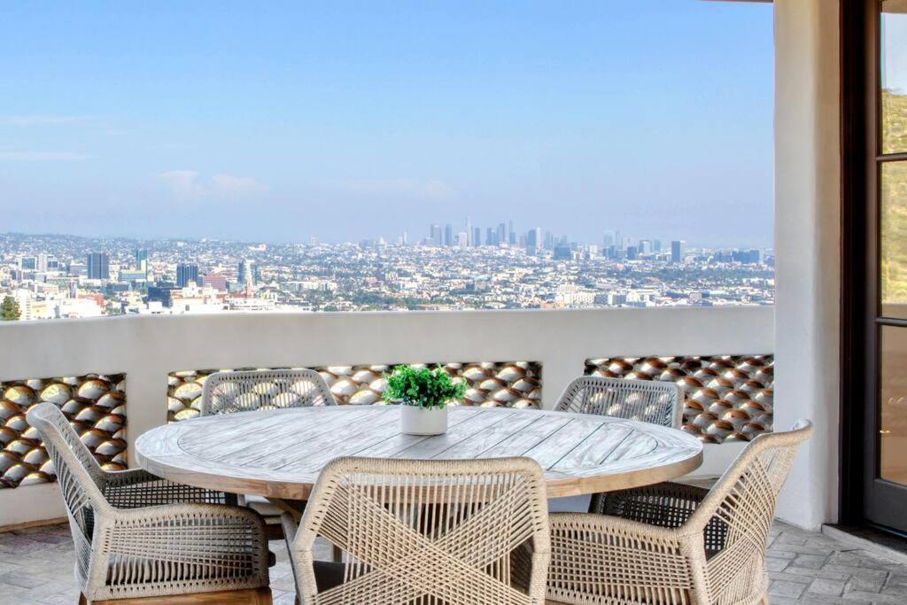 Hollywood Hills Luxury Spanish Estate With Pool & Views Villa *