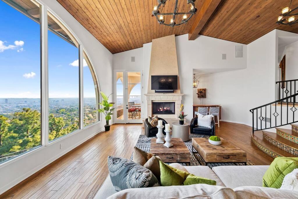 Hollywood Hills Luxury Spanish Estate With Pool & Views Villa *