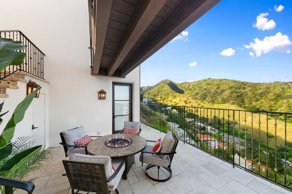Villa Hollywood Hills Luxury Spanish Estate With Pool & Views