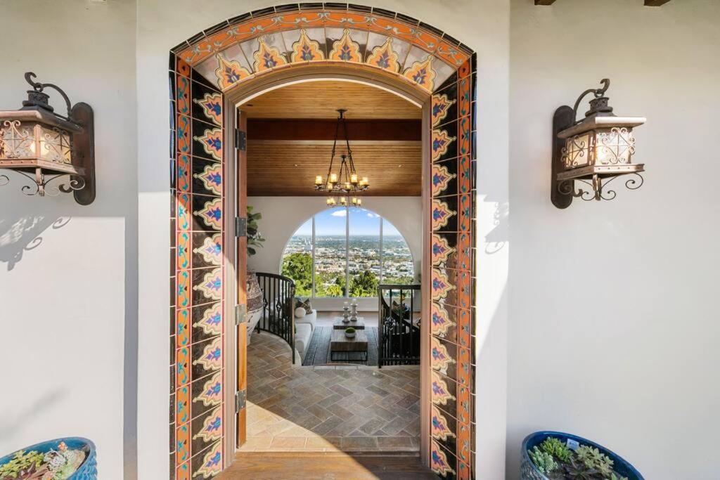 Villa Hollywood Hills Luxury Spanish Estate With Pool & Views
