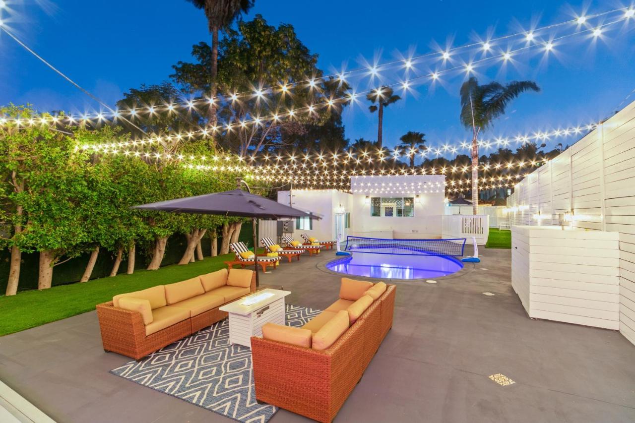 Contemporary With Pool Sleeps 10 * Los Angeles