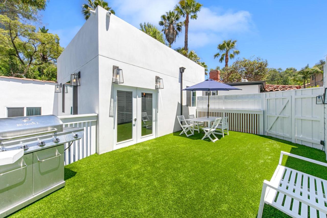 Contemporary With Pool Sleeps 10 Bed & Breakfast *