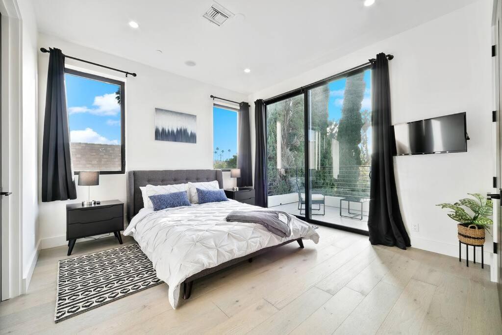 Beverly Hills Lux W. Pool, Rooftop & Parking * Los Angeles