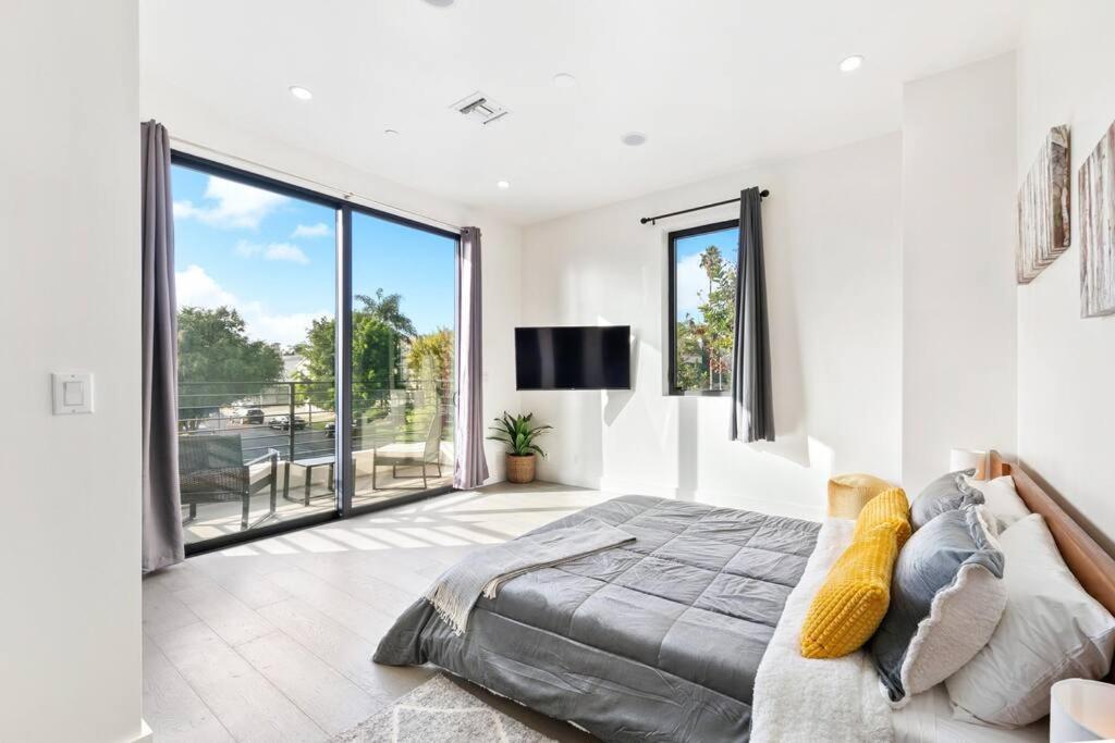 Beverly Hills Lux W. Pool, Rooftop & Parking