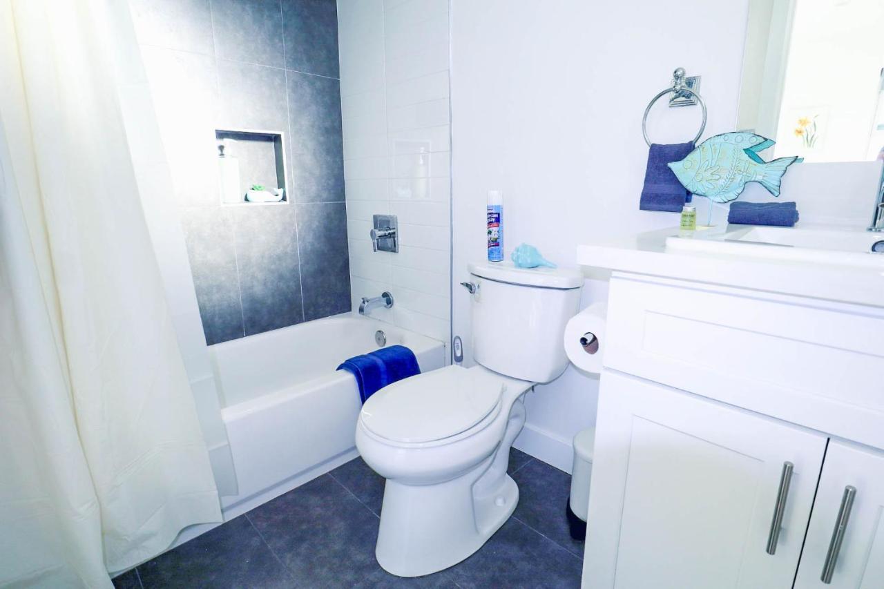 4br/4br Modern House At Mid-city *
