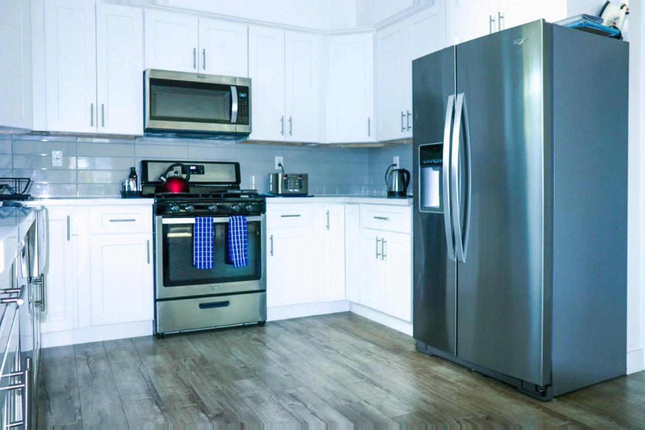 Holiday home 4br/4br Modern House At Mid-city *