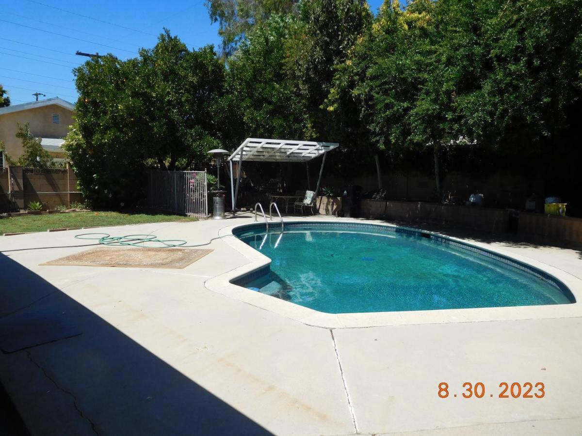 Nice Northridge 4-2-2 Pool Near Csun And Pierce College