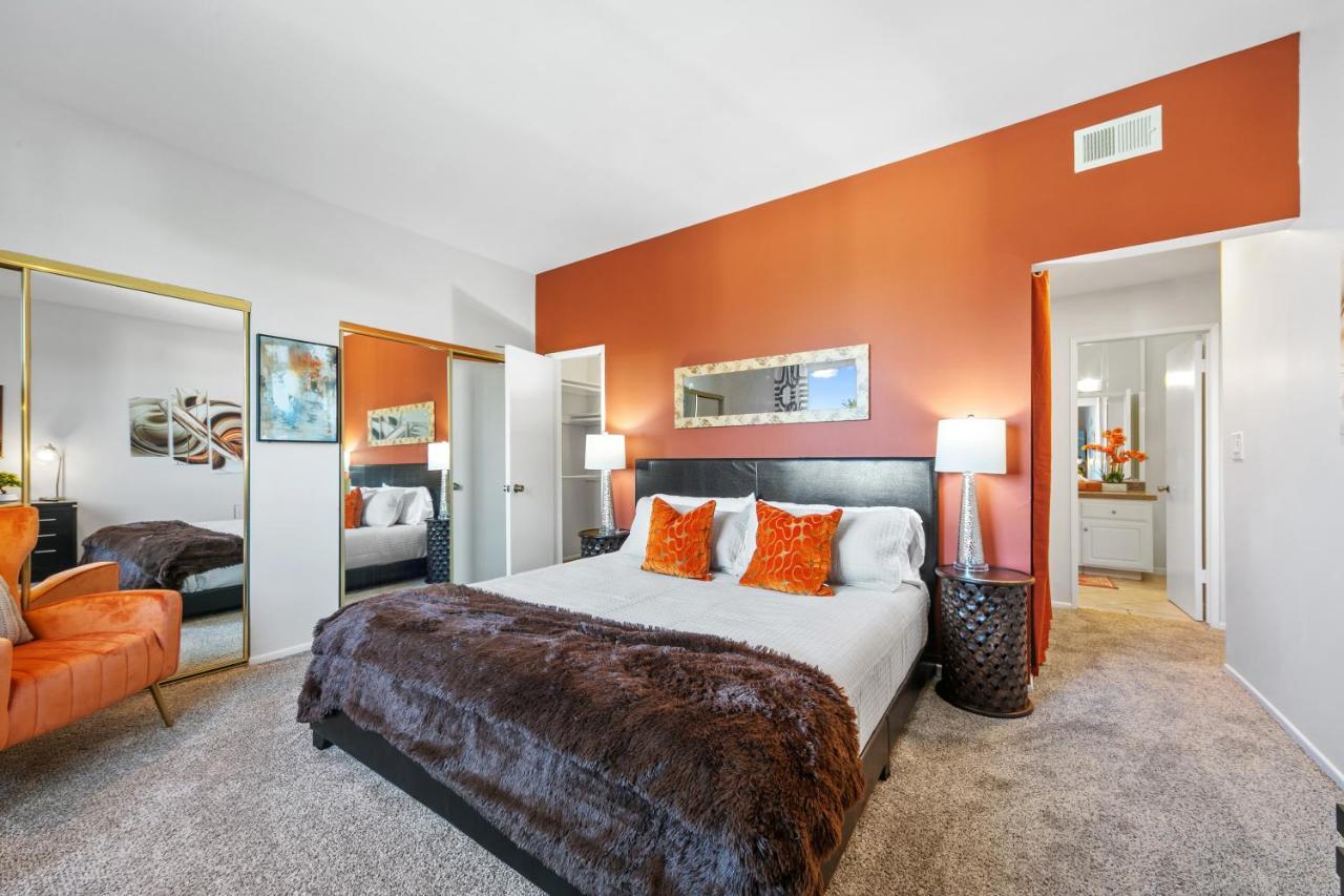 Aparthotel Beverly Hills 2 Bed 2 Bath Penthouse With Den And Parking 414 *
