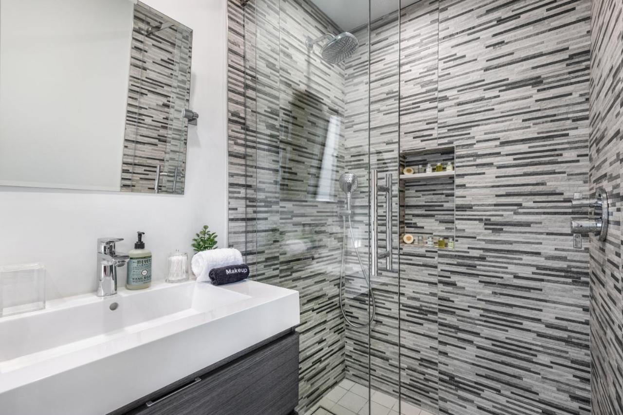 Lindenhurst Apartment *
