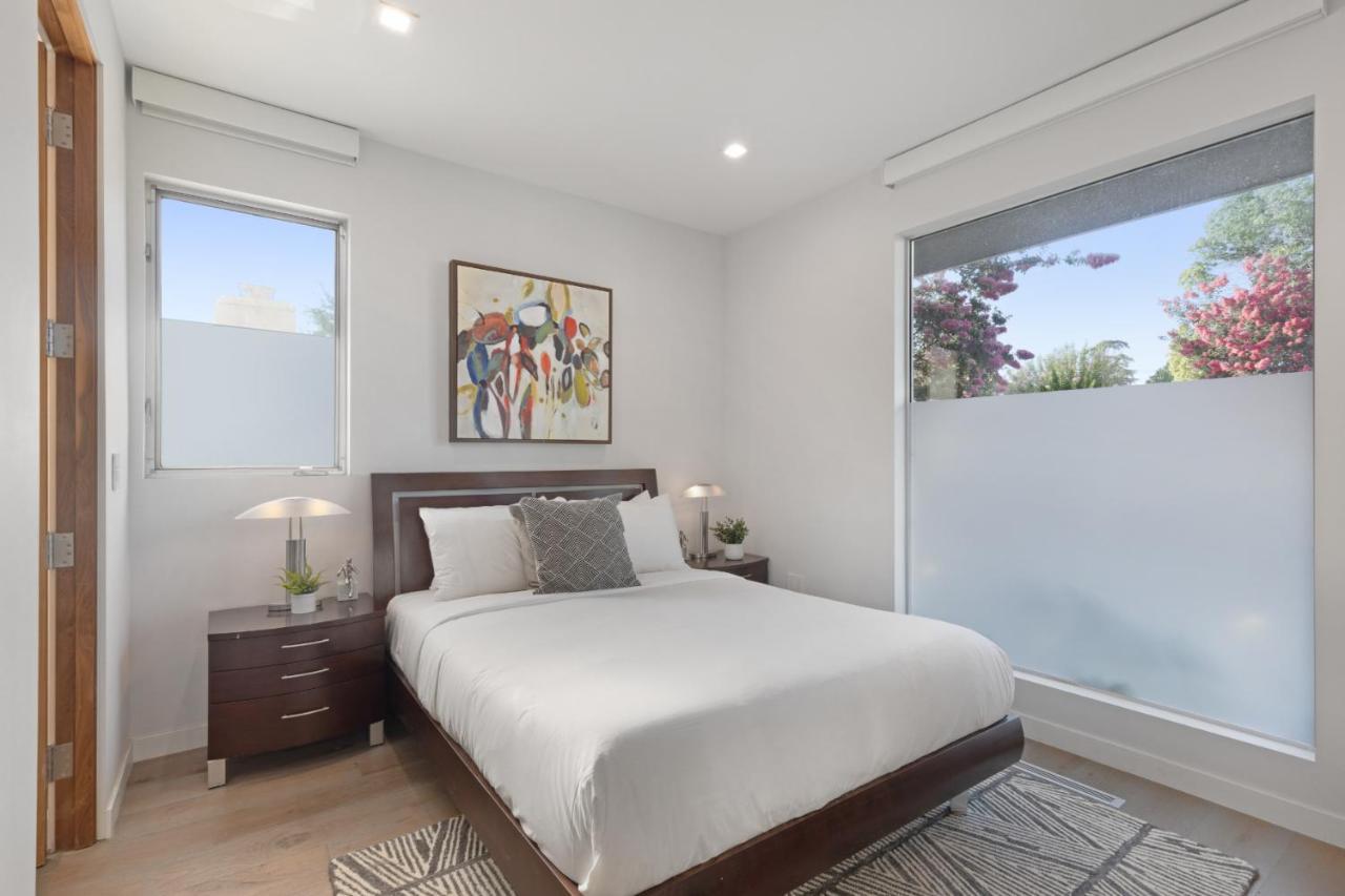 Lindenhurst Apartment Los Angeles