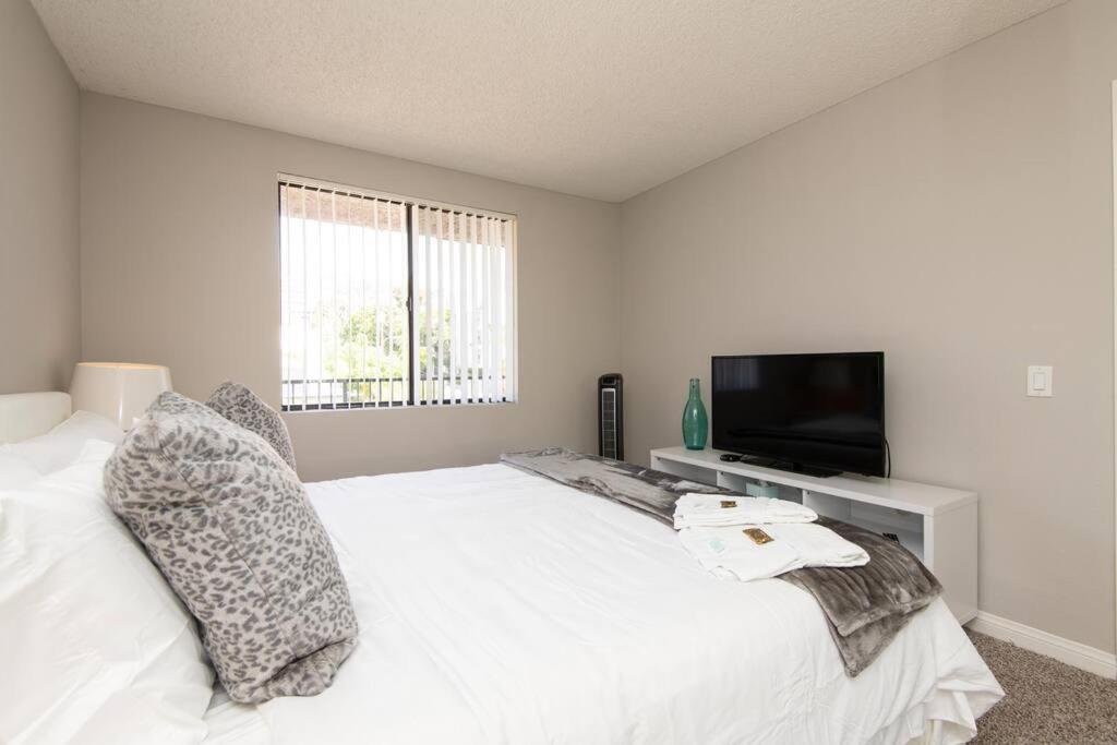 Apartment Prime Location 1-bedroom With Pool Los Angeles