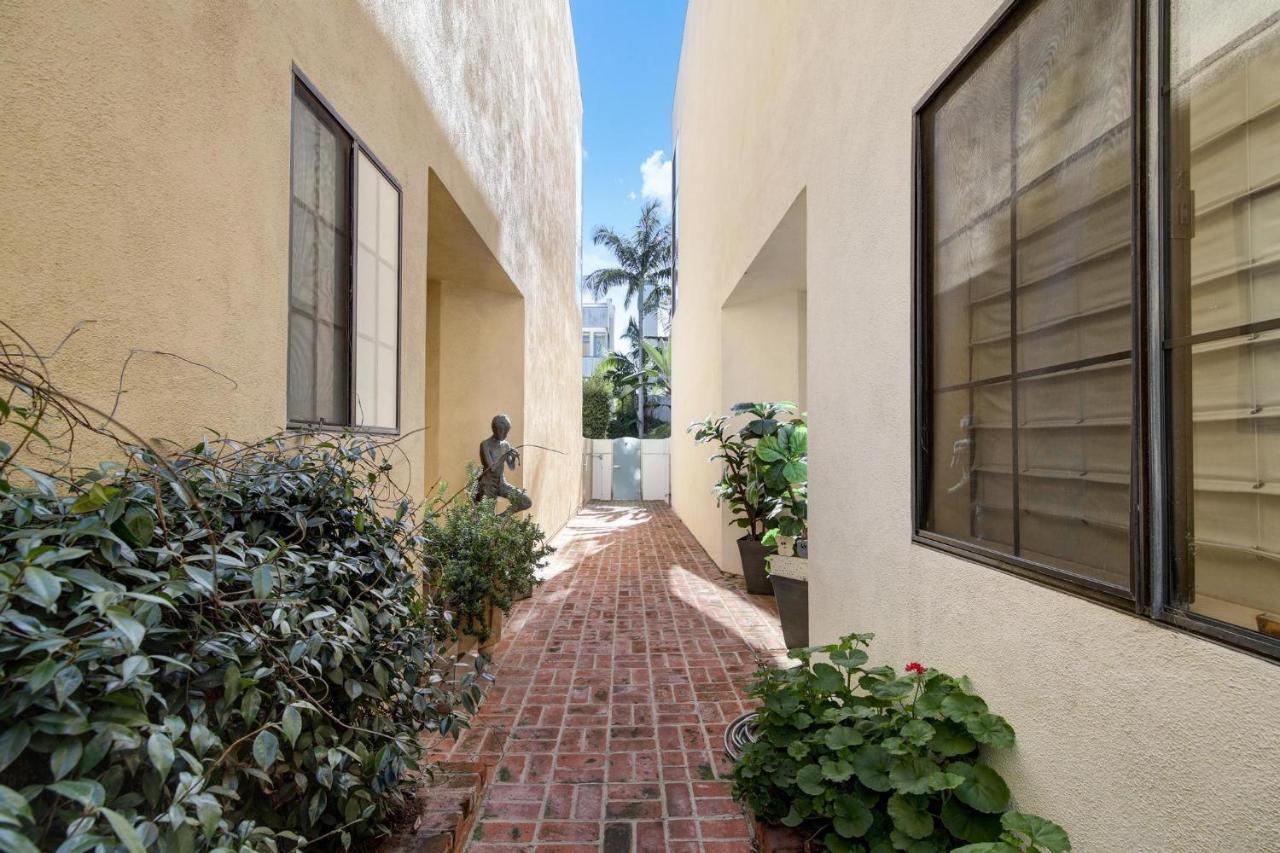 Private & Entrance In Marina Del Rey