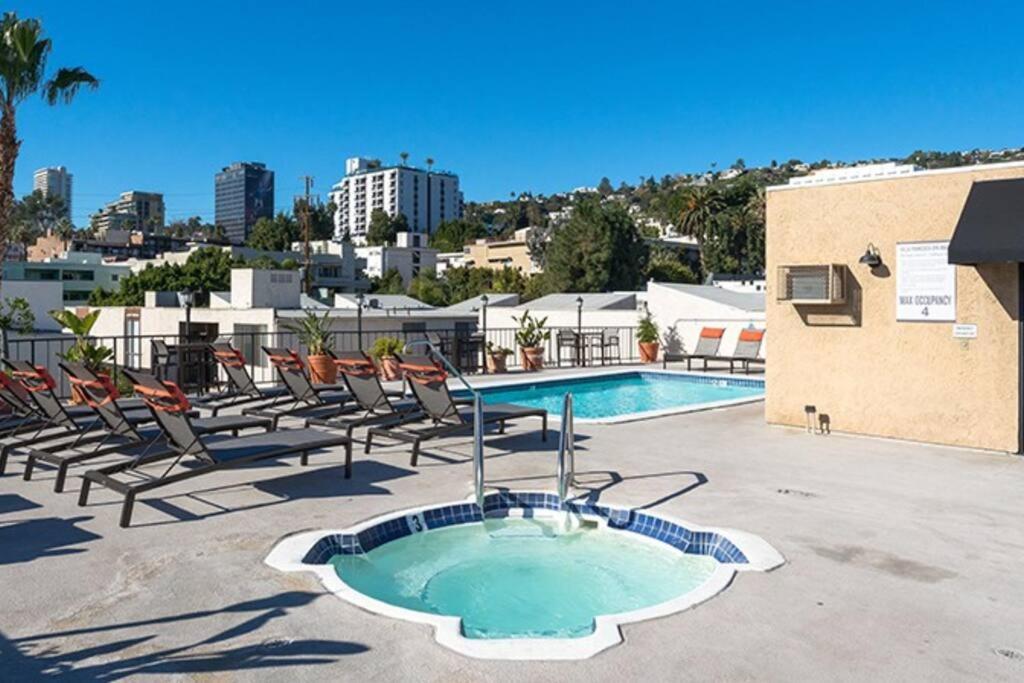 Prime Location 1-bedroom With Pool Apartment